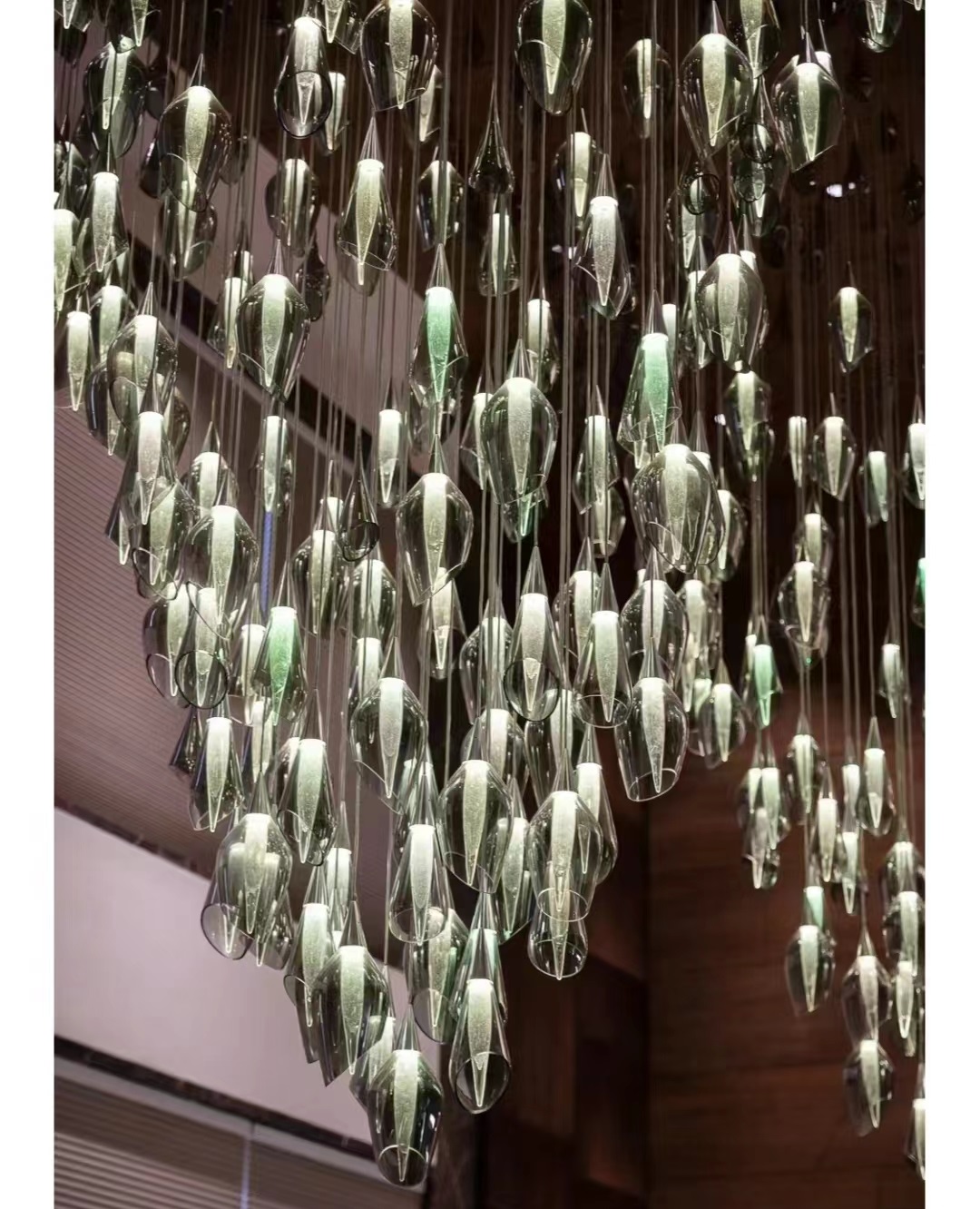 How to choose a large non-standard chandelier in Canada?